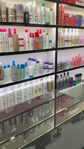 La Magia Nails&Hair - Distribuidora Oficial OPI on Instagram: "¿Vivís a las corridas y necesitás un pelo prolijo, con forma y listo en minutos? Esta novedad es para vos 💨✨ 🪄 Llegó a LA MAGIA Nails & Hair el Cepillo Auto Rotation Hair Kit de DUGA Secador + cepillo en una sola herramienta para resolver tu peinado diario sin complicaciones. ✔️ Incluye 3 cabezales intercambiables — secá, alisá u ondulá sin cambiar de aparato ✔️ Cepillo giratorio bidireccional que aporta volumen y forma con facilid