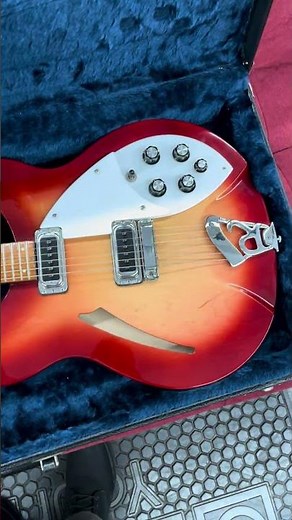 Rickenbacker 330 Fireglow 1989