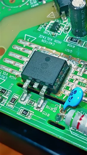 easy tips remove with hoair and solder #component #pcb #replacement