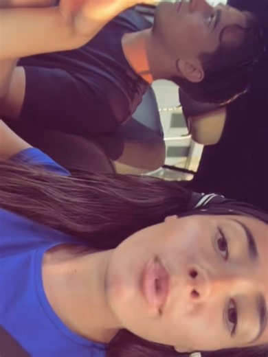 🤍👩‍❤️‍💋‍👨🎂Ana Pelayo comparte un bonito vídeo con Gavi con motivo de su cumpleaños. El futbolista conduce y ella está de copiloto, cantando en playback la canción 'Perfect' de Ed Sheeran 🎶. 🗣️