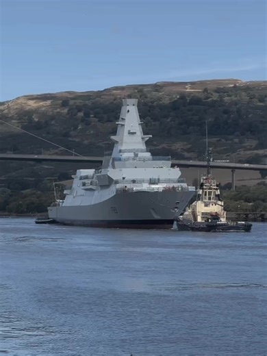 Fregat kedua dari kelas type 26 inggris HMS Cardiff (F89) adalah fregat anti-kapal selam (ASW) generasi berikutnya yang sedang dibangun untuk Angkatan Laut Kerajaan Inggris (Royal Navy) sebagai bagian dari kelas City atau Tipe 26. Kapal ini dirancang sebagai kapal perang multi-misi yang canggih untuk menggantikan sebagian armada Fregat Tipe 23. Berikut adalah rincian spesifikasi dan persenjataan berdasarkan hasil pencarian: Spesifikasi Teknis (Tipe 26 Batch 1) Jenis: Fregat Anti-Kapal Selam (Ant