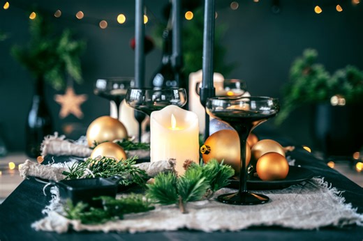 25 Creative Christmas Table Decorations to Invite Festivity This Holiday Season
