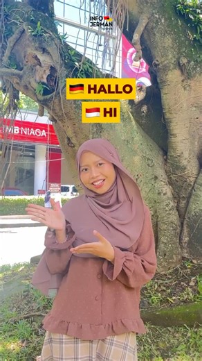 Kursus Bahasa Jerman Online 🇩🇪 on Instagram: "Kata Dasar Bahasa Jerman yang Wajib Freunde Tahu! Freunde, sebelum masuk ke grammar yang ribet, kamu bisa mulai dari kata-kata sederhana yang dipakai setiap hari. Sapaan, jawaban singkat, dan ungkapan sopan ini yang bikin komunikasi terasa lebih hidup dan nggak kaku. Dengan menguasai kata dasar dulu, kamu bisa mulai ngobrol, dan merespons dengan lebih percaya diri. Menurut kamu, kata Jerman mana yang paling sering kamu dengar? 👇"