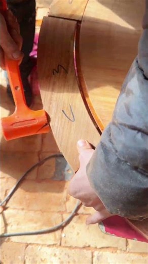 Expert Woodworking: Assembling a Beautiful Round Tabletop