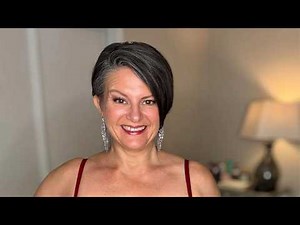 Curious Carly’s Curvy Model Journey : Body Positivity & Style Fashion Tips