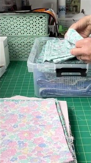 FABRIC HAUL - OH NO 🤦‍♀️ WHAT DID I BUY TO ADD TO THE STASH?#quilted #sewing #quilting #fabrichaul