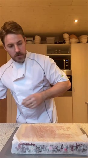 Tipsy Cake! 😋 Click on video for full screen You can find the full video and recipe here on YouTube folks! If you give it a go let me know how you get on. Thanks! 😊 Chris’s Tipsy Cake - https://youtu.be/183De5Ymwhw Cheers, Chris - Your Irish Baker Abroad ☘️ | Irish Baker Abroad