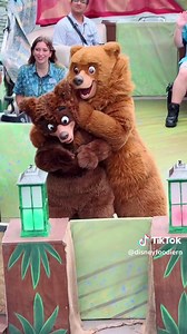 Koda y Kenai celebran el Día de la Tierra en Animal Kingdom