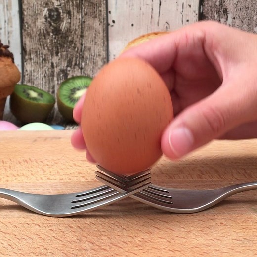 74M views · 484K reactions | 9 astuces avec des couverts ! et c'est plus drôle que de mettre la table :) | Chefclub | Facebook