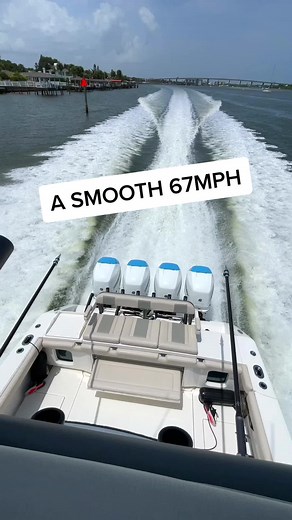 Solid SŌLACE underway 💨 These boats are beauts. Denison was just appointed as new dealer. 👏🏼 #denisonyachting #centerconsole #boat #boatsgonewild
