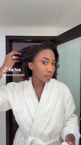 Laisser ses cheveux respirer mais surtout y prendre bien soin. La gamme reparatrice @Olaplex @Olaplex France #Hair #haircareroutine #olaplex