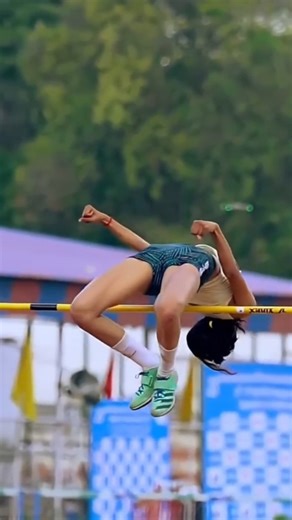 😲What an amazing flight. Height over hype#HighJump#AthleteLife#TrackAndField#JumpSession