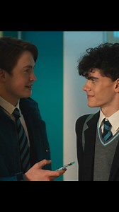 Netflix UK & Ireland on Instagram: "🍂 Hi 💕 Heartstopper, an eight chapter story, coming to Netflix 22 April."