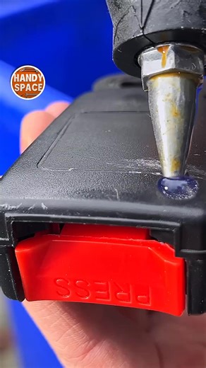 #lifehacks #diy #tricks #viral #trending #mustwatch #fyp #explore #genius #hack #smartideas #usaviral #usatrending #usa #wow #omg #everydayhacks #relatable #simplehacks #videooftheday #LifeHacks #EverydayHacks #SmartLiving #ViralLifeHack #HackOfTheDay #TrendingInUSA #MindBlowingHacks #handyspace #handy #space | LifeHack Master