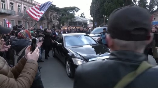 Georgia’s pro-Russia president sworn in as political crisis continues | Channel 4 News