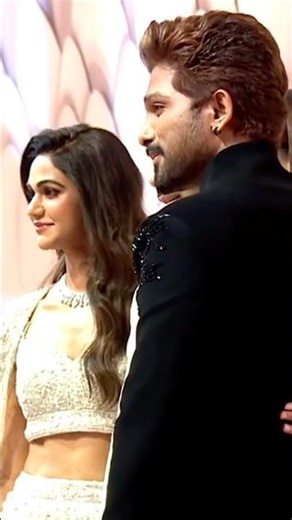 Allu Arjun and Sneha Reddy at Allu Sirish Pre wedding #viralvideo #aarvimedia