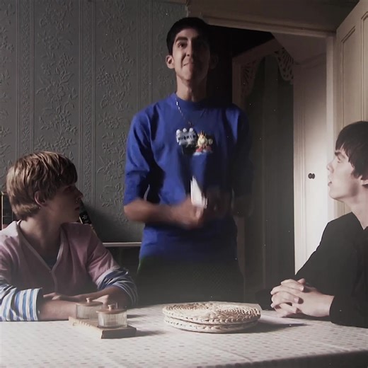 ANWARRRR #anwarkharral #anwaredit #devpatel #skinsgen1 #uk #sunsetlover #xyzcba #foryoupage #parati #viral