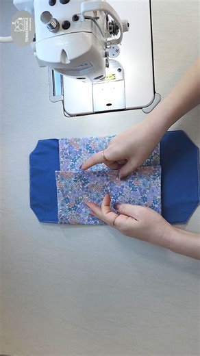 tendersmile.handmade on Instagram: "Quick and Easy sewing tips/ double-sided pouch Finished size : 17cm x 10cm Materials cotton : 47cm x 35cm plastic snap button interfacing #sewingtips #diypouch #sewingtutorial #makeapouch #tendersmilehandmade"