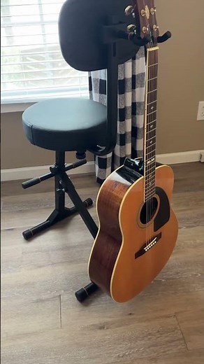 This guitar stool is very well built and super comfortable! #guitarstool #guitarchair #musician