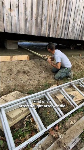 Pouring a concrete slab under a trailer with no rebar #homeimprovement #constructionchannel #diy