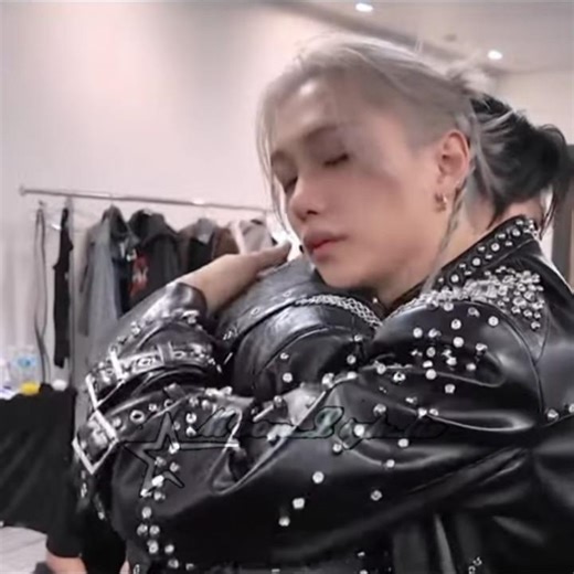 "🥹🏆their tears says everything.Stray Kids backstage after MAMA. #straykids#mama2025#backstage