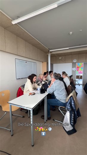 Freie Duale Fachakademie on Instagram: "Speeddating-Methode 💐🧑‍❤️‍💋‍🧑🛵💨 Heute haben wir im GPB Unterricht der SOPA24 über Konfliktlösung mit Kindern gesprochen. Die Lernenden haben sich mit der Speeddating-Methode gegenseitig Konfliktlösungen vorgestellt. Am Ende konnten sie sich entscheiden, welche Konfliktlösung Sie „weiterdaten“ würden, also welche der Konfliktlösungen sie in der Praxis anwenden würden und warum. Die Speeddating-Methode ist eine gute Möglichkeit, um über verschiedene pä