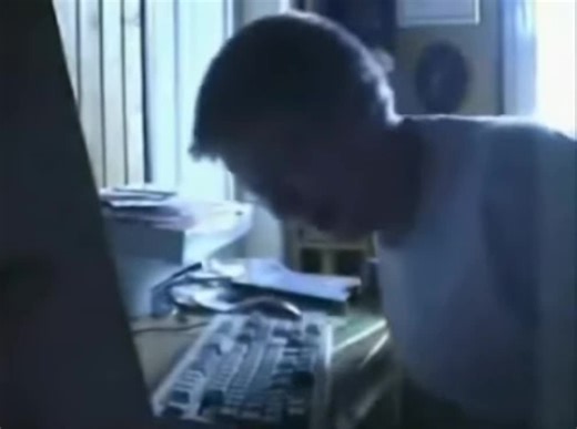 德国boy原版砸电脑视频