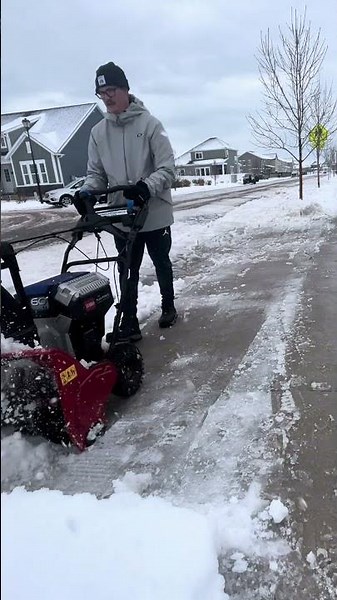 @Toro Electric 60V SnowMaster plowing through 5” of slush and wet snow. #ToroPartner #snowremoval