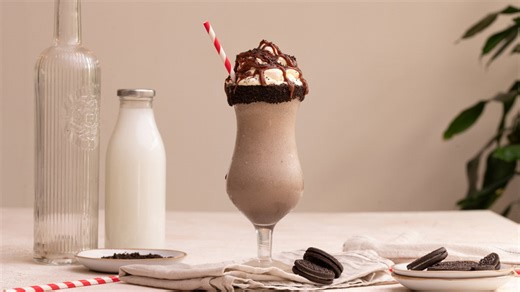 How To Make The Ultimate Cookies And Cream Milkshake