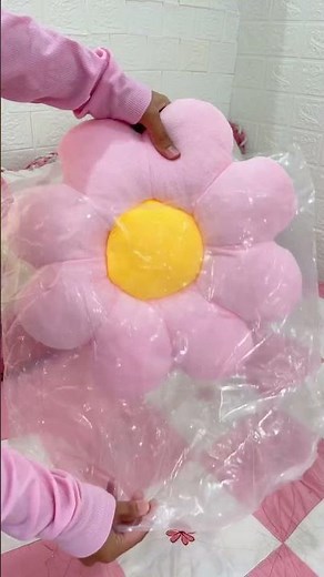 Amazon flower pillow🌸🎀