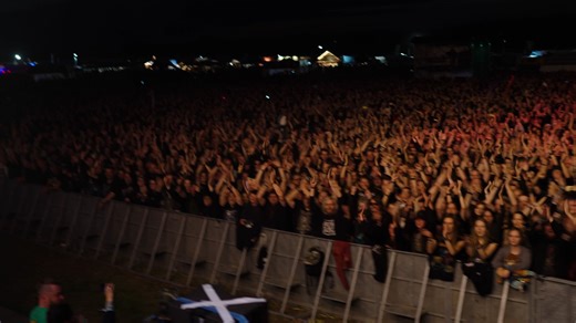 🖤 Mono Inc. – Darkness Tour 2025 🖤 Am 1. November 2025 ist es soweit: Die Hamburger Dark-Rock-Giganten Mono Inc. kehren mit ihrem brandneuen Album „Darkness“ ins Z7 zurück! 🔥 Nach dem #1-Erfolg von Ravenblack und einer ausverkauften Symphonic-Tour feiern Mono Inc. im Rahmen ihrer grossen Jubiläumstour 25 Jahre Bandgeschichte – mit neuen Hymnen, tiefgehenden Texten und einer Show voller düsterer Schönheit. 💀 MONO INC. Special Guest: Soulbound 📅 Samstag, 01.11.2025 📍 Konzertfabrik Z7 - Pratt