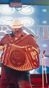 bailando de cartonzito con Perrones!! 🎶🐾 ohh ohh.! | Perrones