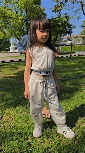 This kind of song is perfect for me! The grumpy dance move. #NongPrimWhoLovesToDance #tinprimchan...