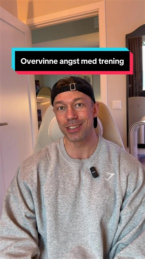 Dette er en historie om hvordan trening og kosthold kan jeg hjelpe deg med å overvinne angst🙏🏻 Dette viser også hvor viktig det å få høre at noen er stolt av deg. Det er mange som aldri får høre fra noen at de er stolt av de. Dette her er grunnen for at jeg virkelig elsker jobben min. Det å få lov å være med på å bidra til og forandre livet til noen er jeg så utrolig takknemlig for🫶🏻 Tusen takk for at jeg får denne muligheten her🤝