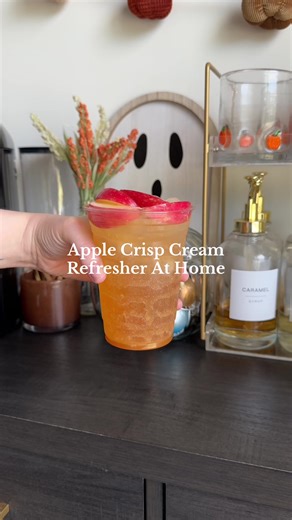 Delicious Apple Crisp Cream Refresher Recipe