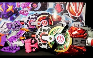 把玩假面骑士geats腰带僵尸带扣