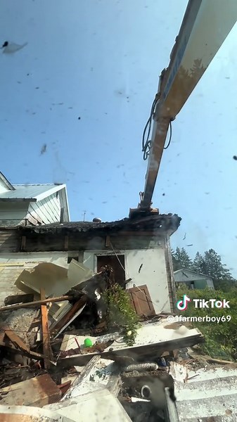 Exciting Excavator House Demolition Experience