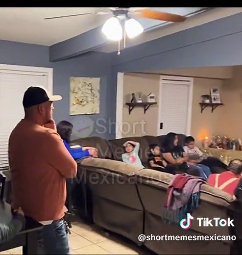 en las cumbres de un verde mesquite #curucucu #curucu #parati #fyp #mexican #mexicantiktok #mexicanmemes #memestiktok #memesmexicanos #shortmemesmexicanos #fypシ #memesgraciosos #memeschistosos #mexicanos #mexicanoschingones #chingones #