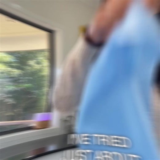 I’ve wasted so much money on “miracle cloths”… They all promised streak-free results, yet I was still left with cloudy mirrors and endless re-wiping. Then I tried KoalaCloth — and now I get the hype. No sprays. No chemicals. Just water… and everything comes up crystal clear. One wipe and my shower glass looks professionally cleaned — no lint, no water spots, no effort. I’m genuinely done with cheap microfibres that don’t deliver. KoalaCloth is my new cleaning essential 🐨✨ 👉 Buy 2, Get 1 Free —