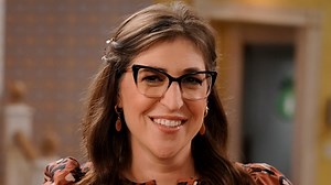 Is Mayim Bialik a neuroscientist?