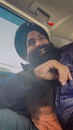 Tejinder Sembhi | Photographer | Delhi on Instagram: "My favourite ☝️ @satindersartaaj. . #satindersartaj #punjabi #reelitfeelit #explorer #viralcontent"