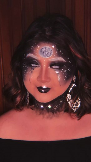 🌙✨ #talkingtothemoon #maquiagemtiktok #maquiagem #viral #fy #foryou #maquiagemartistica #moon #fypsounds