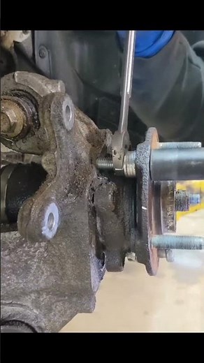 "Use an impact tool to Remove the Stuck Wheel Bearing" #repair #automobile #ytshorts