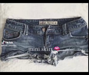 Mini Skirts: The 90s and 00s Fashion Revival