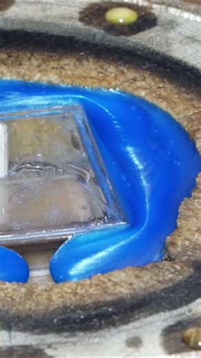 Satisfying blue Epoxy Pour – Resin Art