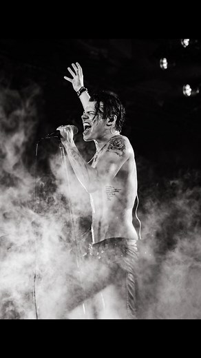 3.5M views · 25K reactions | Dono why ya’ll are sleeping on this song. Saw it goin round on my feed for the past couple days so I ripped it. This was live from an acoustic show we did in London earlier this year. I was so fuckin sick this night. But to hear yall scream it at me like this made me fly. This song is called “Ghosts” from my new album “Idols”. It’s one of my favourites but it ain’t really hit yet. Go listen. Love. | Yungblud | Facebook