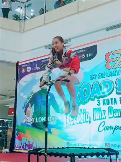 Trampoline Jawa Timur Terima Kasih coach @sincacacaaww Selamat kepada para pemenang Terima Kasih partisipasi nya... #instruktursenam #eventsenam #trampoline #trampolinesidoarjo #roadshow87 #lombaaerobic #87sportwear