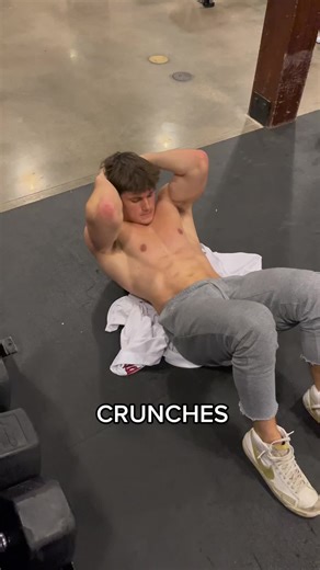 How to perform crunches #abs #abworkout #crunches #situps