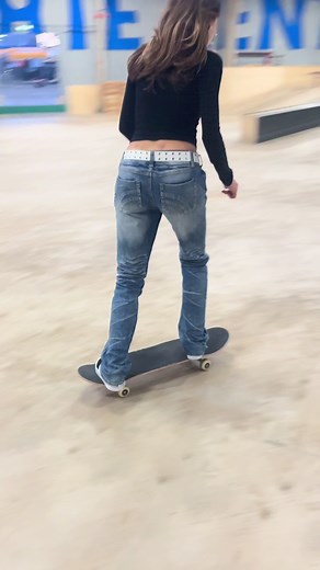Skater Girl Style: Fit Check Inspiration