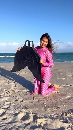 In LOVE with this Eco Malibu DiveTail 💘 When the monofin and the tail are both made from recycled materials…what more could this mermaid ask for! @capecalibrand proves that you can be eco-friendly, sporty and cute too! Our Valentine’s Day sale is still on! Ends tomorrow February 15th at midnight PST. Don’t miss it! 💐 Treat your mer, or treat yourself at CapeCali.com #mermaid #mermaidtail #howto #mermaidtails #mermaids #ecofriendly #ecofashion #ecosport #ecoliving #mermaidstyle #barbie #pink #v